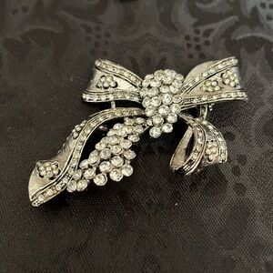 Large Bow Pin
